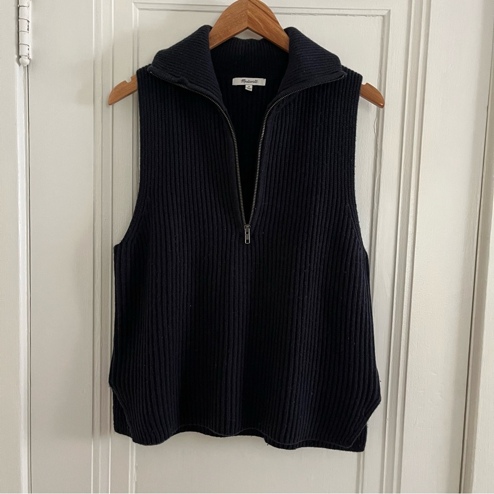 Madewell knit collared vest, navy blue